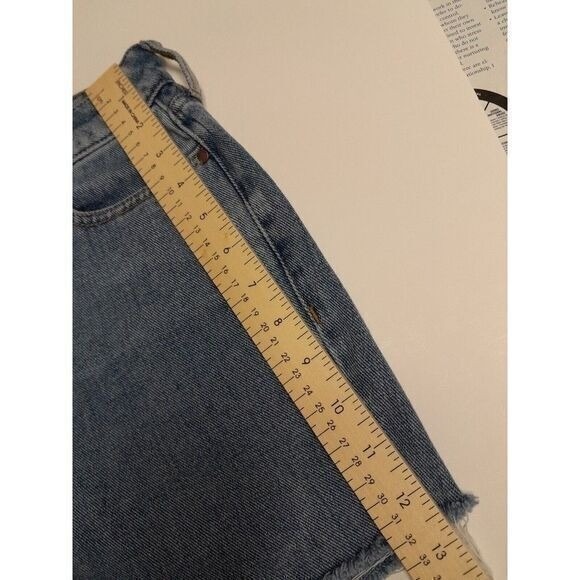 Vintage PacSun Wash High-Rise Distressed Denim Shorts with Raw Hem  Mom Size 25 - Picture 7 of 11